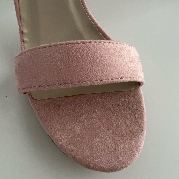 NEW Glamorous Blush Pink Block Heel Sandal - Picture 8 of 12